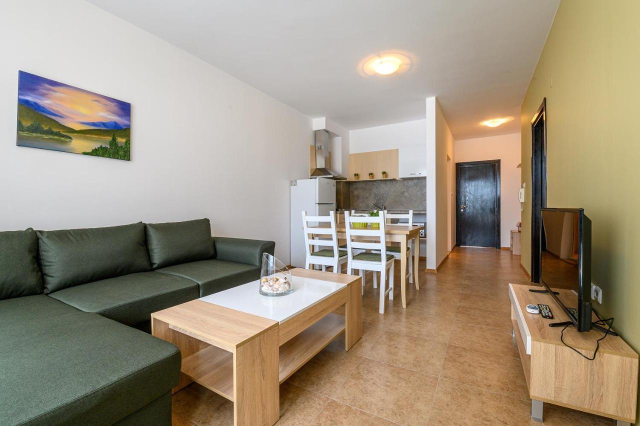 אלניטה Robinson Beach Apartments מראה חיצוני תמונה