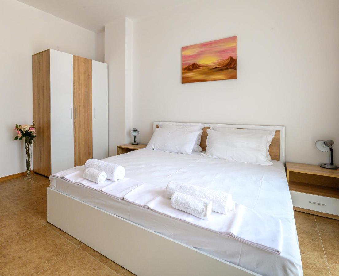 אלניטה Robinson Beach Apartments מראה חיצוני תמונה