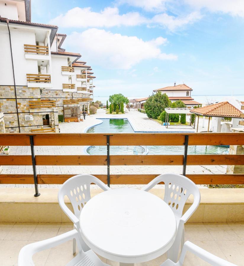 אלניטה Robinson Beach Apartments מראה חיצוני תמונה