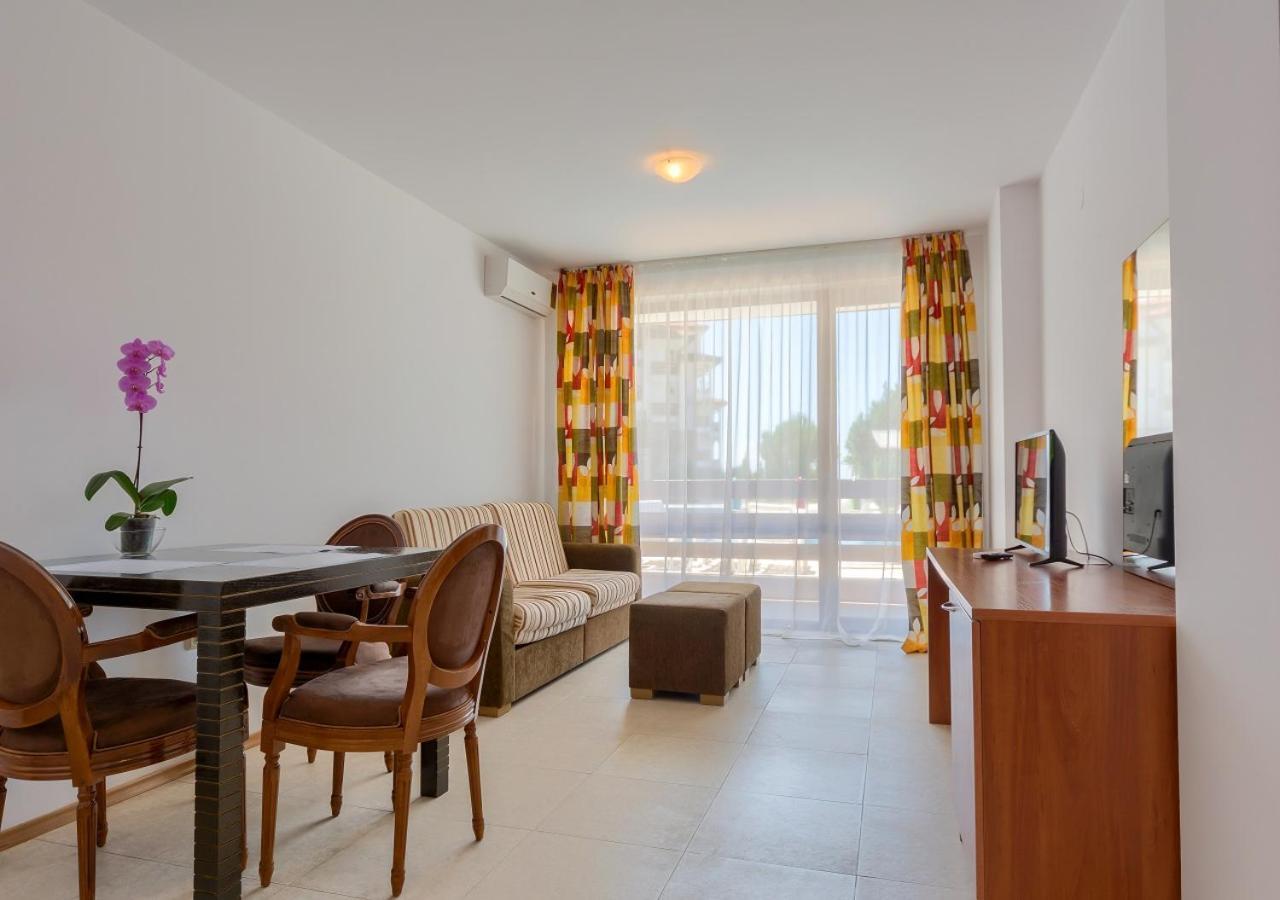 אלניטה Robinson Beach Apartments מראה חיצוני תמונה