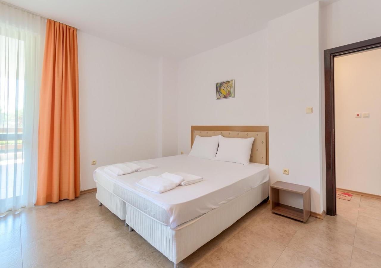 אלניטה Robinson Beach Apartments מראה חיצוני תמונה