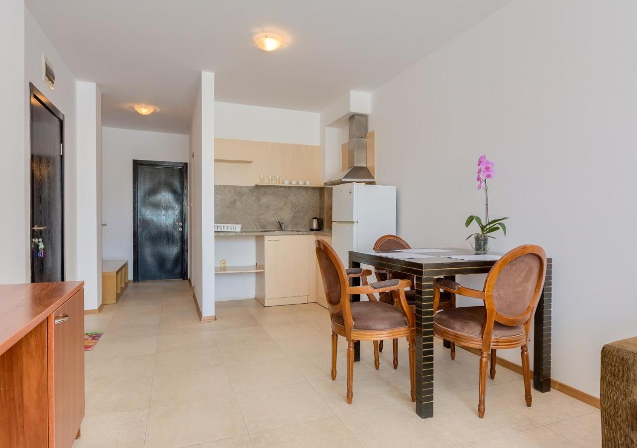 אלניטה Robinson Beach Apartments מראה חיצוני תמונה