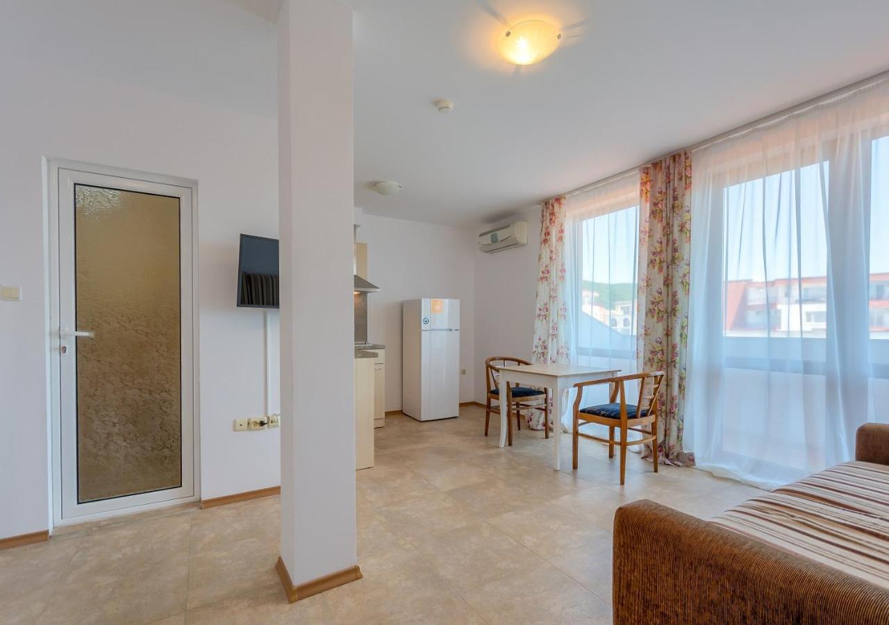 אלניטה Robinson Beach Apartments מראה חיצוני תמונה