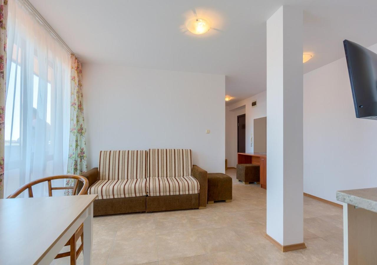 אלניטה Robinson Beach Apartments מראה חיצוני תמונה
