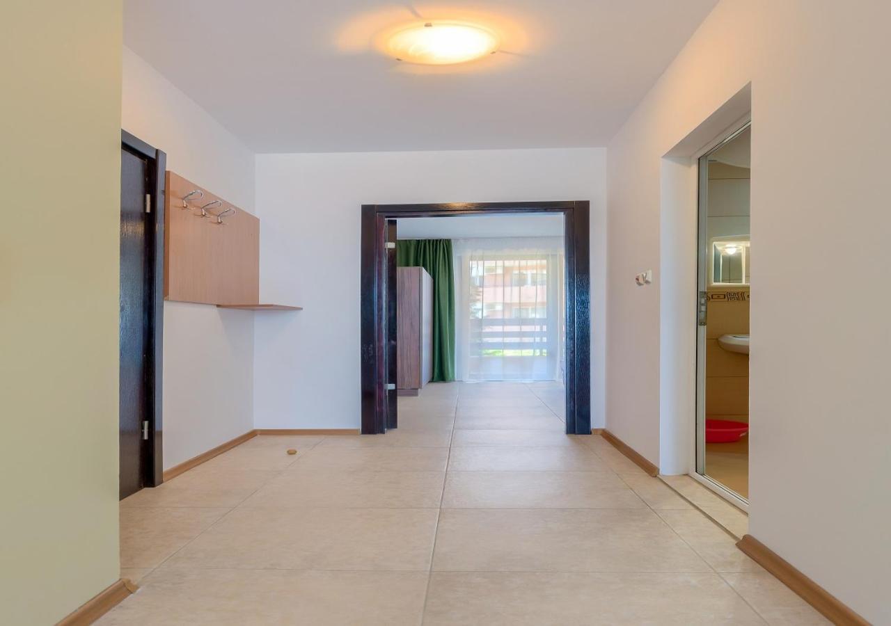אלניטה Robinson Beach Apartments מראה חיצוני תמונה