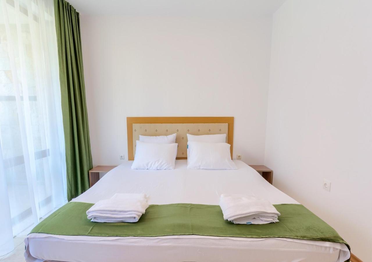 אלניטה Robinson Beach Apartments מראה חיצוני תמונה