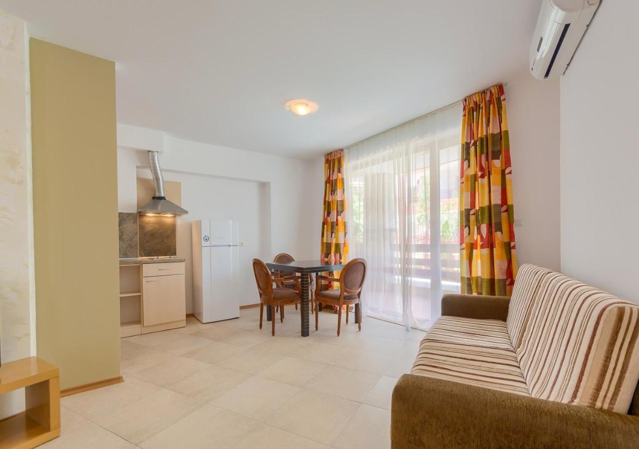 אלניטה Robinson Beach Apartments מראה חיצוני תמונה