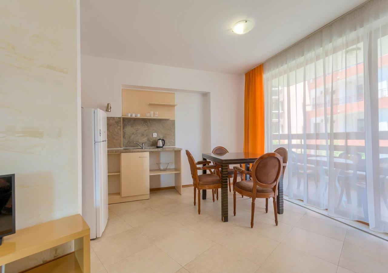 אלניטה Robinson Beach Apartments מראה חיצוני תמונה